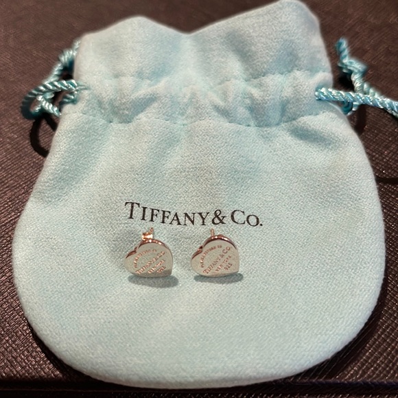 Tiffany & Co. Jewelry - Return to Tiffany heart tag stud earrings